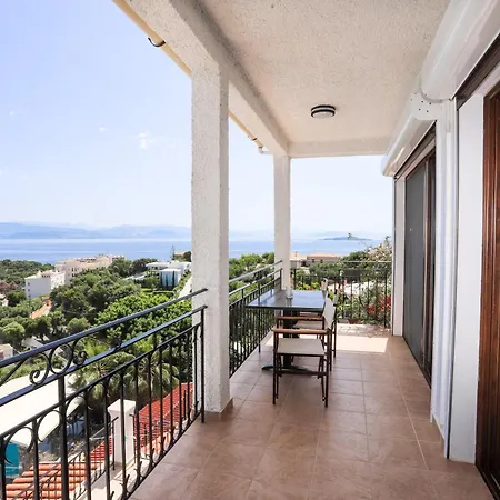 Bella Vista קומנון