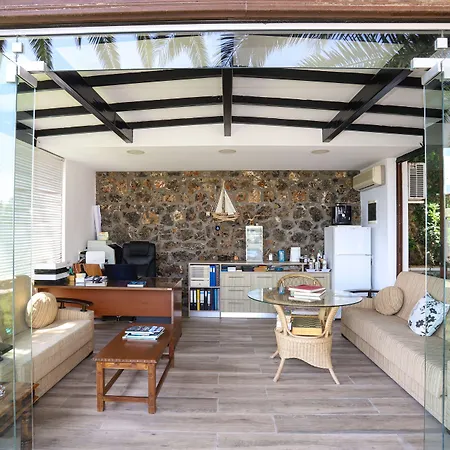 Bella Vista * קומנון